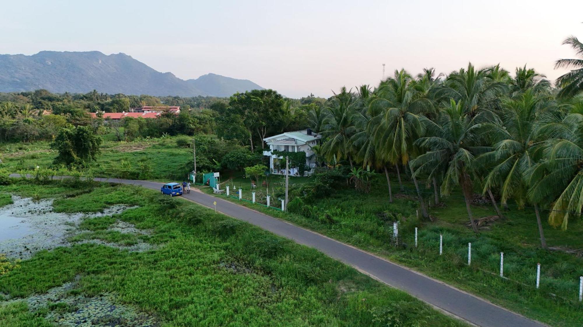 Lake Edge Dambulla Ngoại thất bức ảnh